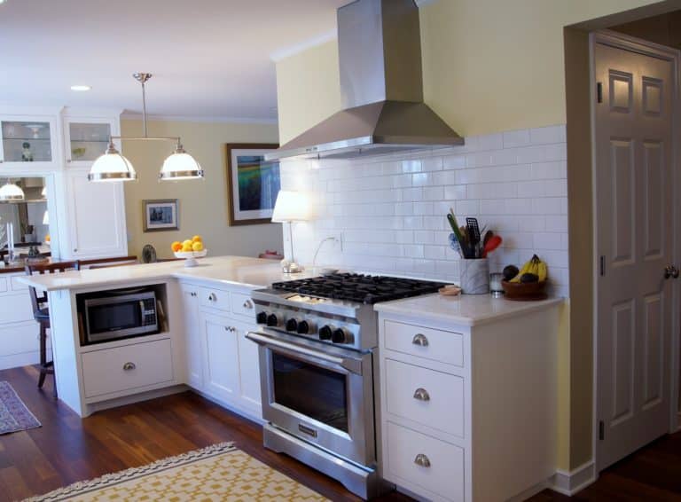 white kitchen cabinets