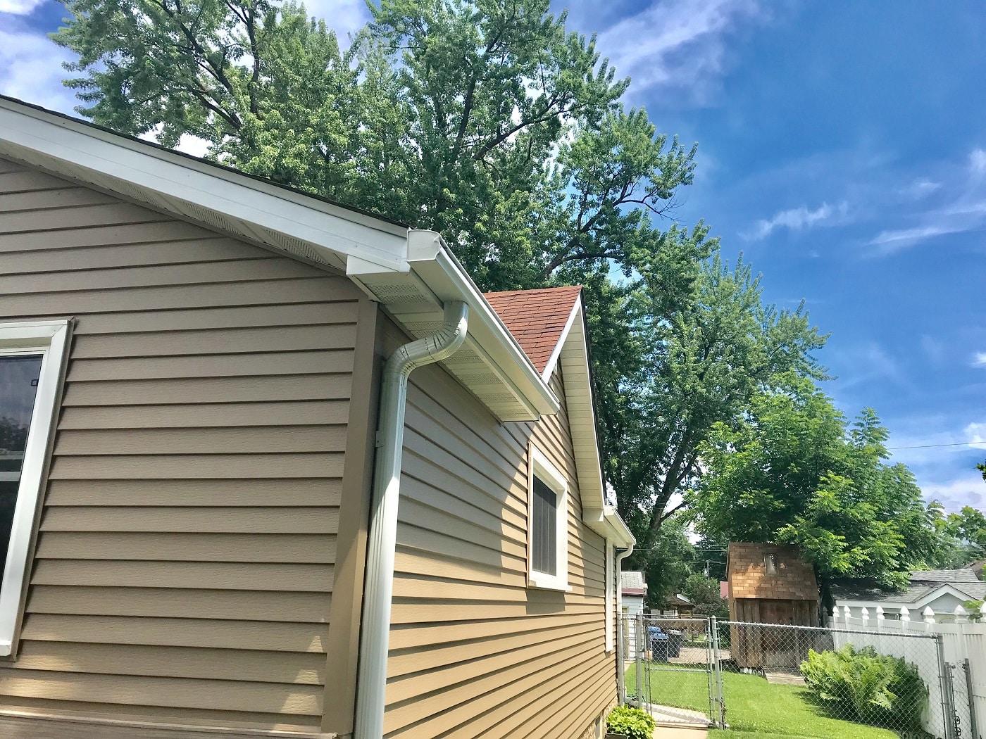 LeafGuard® gutters installed on Minneapolis home