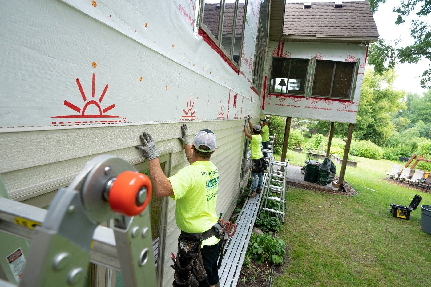 siding install