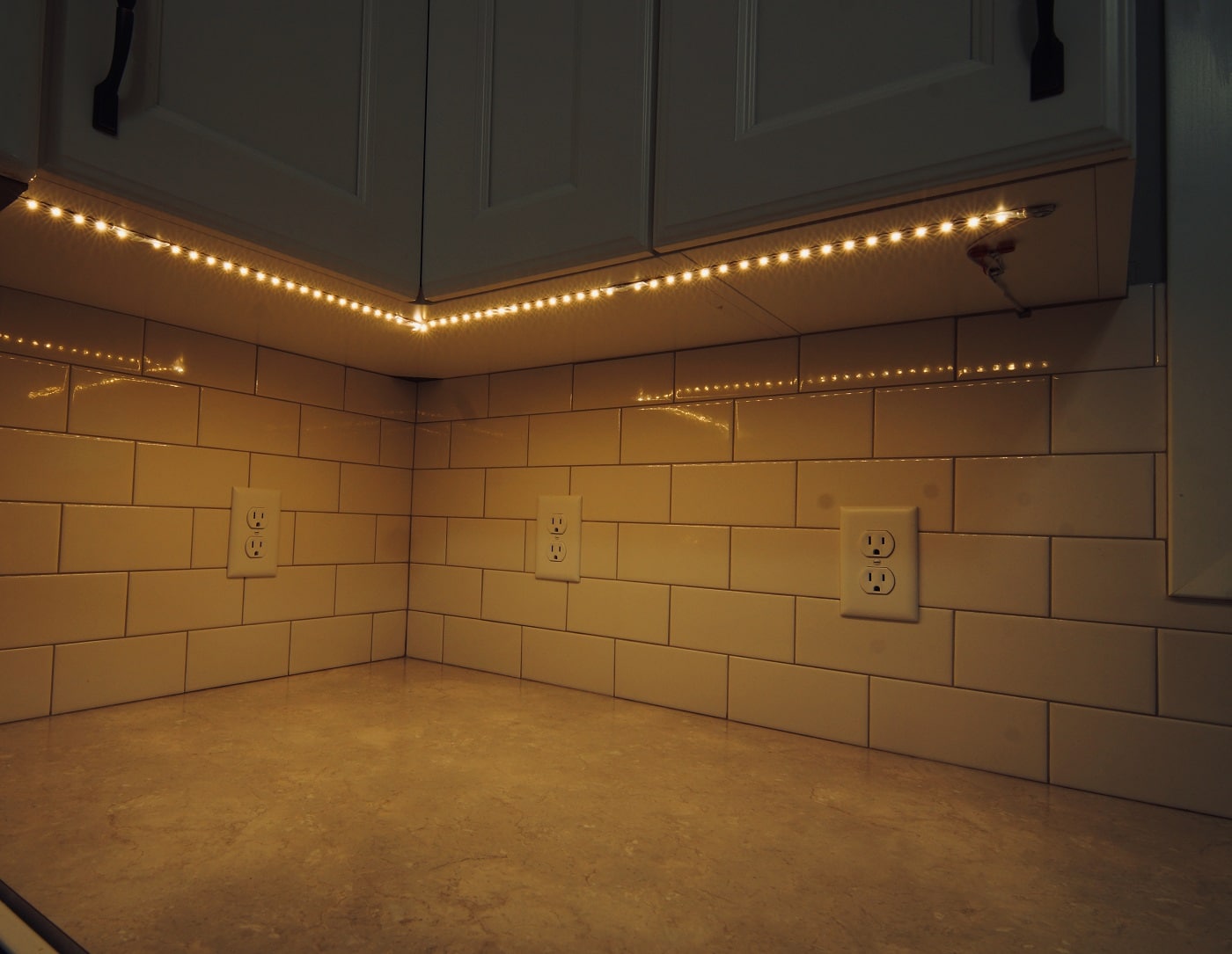 under cabinet lighting