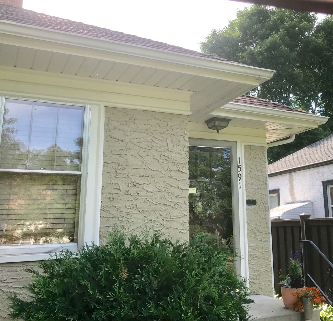St Paul home with old gutters