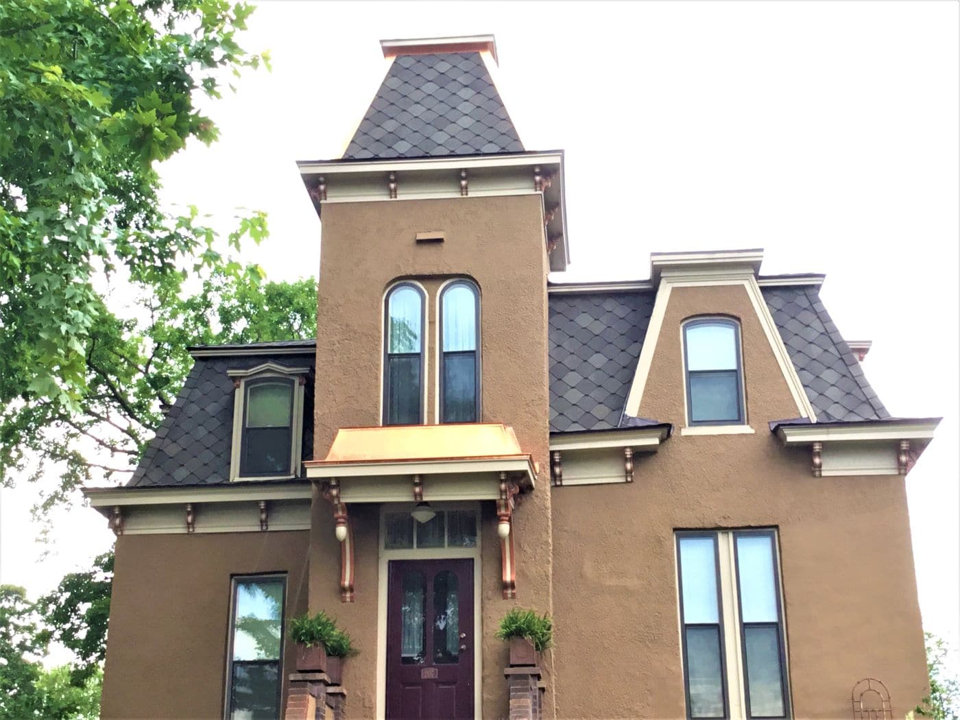 mansard roof on Twin Cities home 