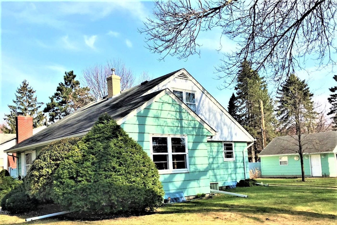 St Paul home before siding replacement 