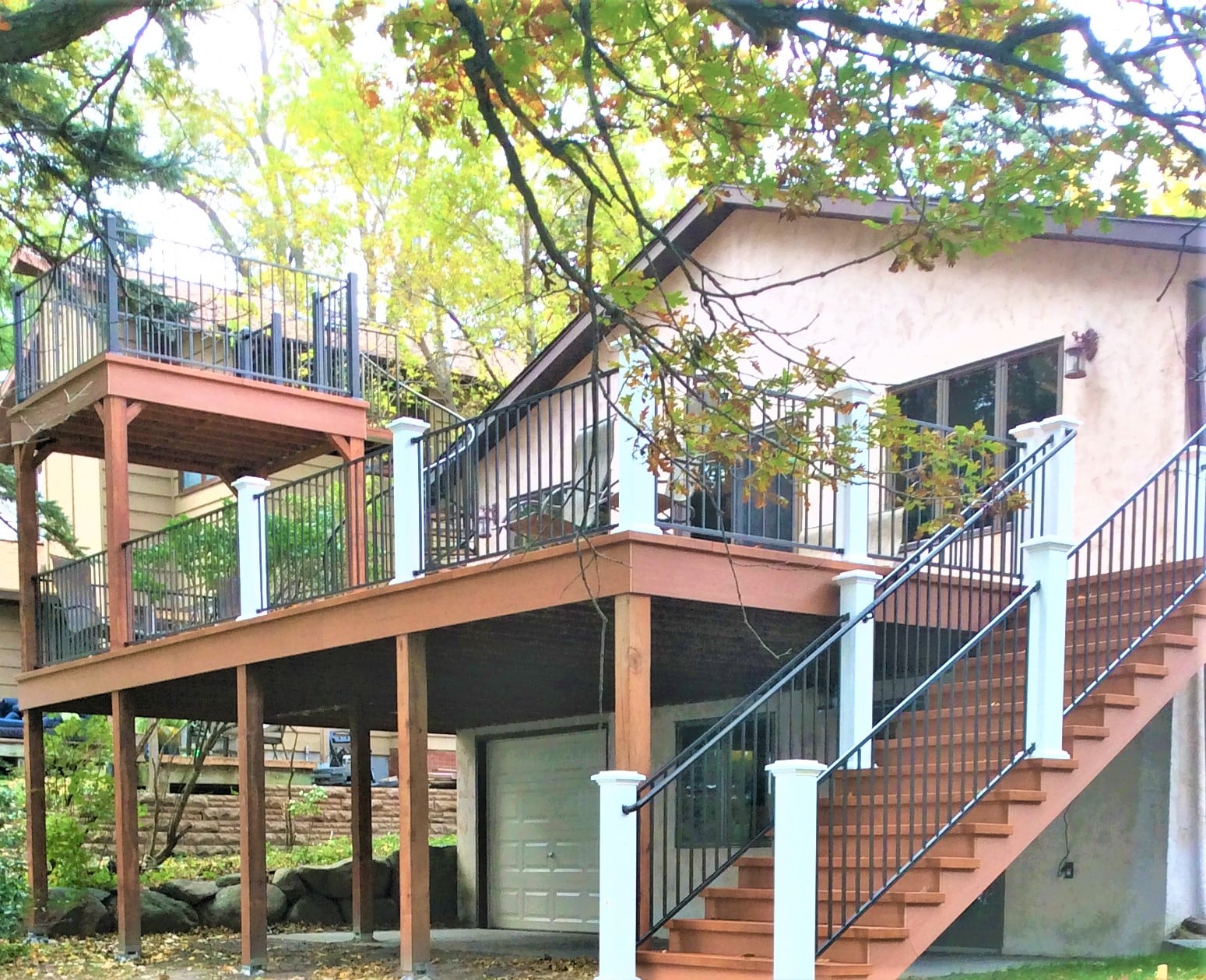 Zuri Deck with Fortress Steel Railing installed by Lindus