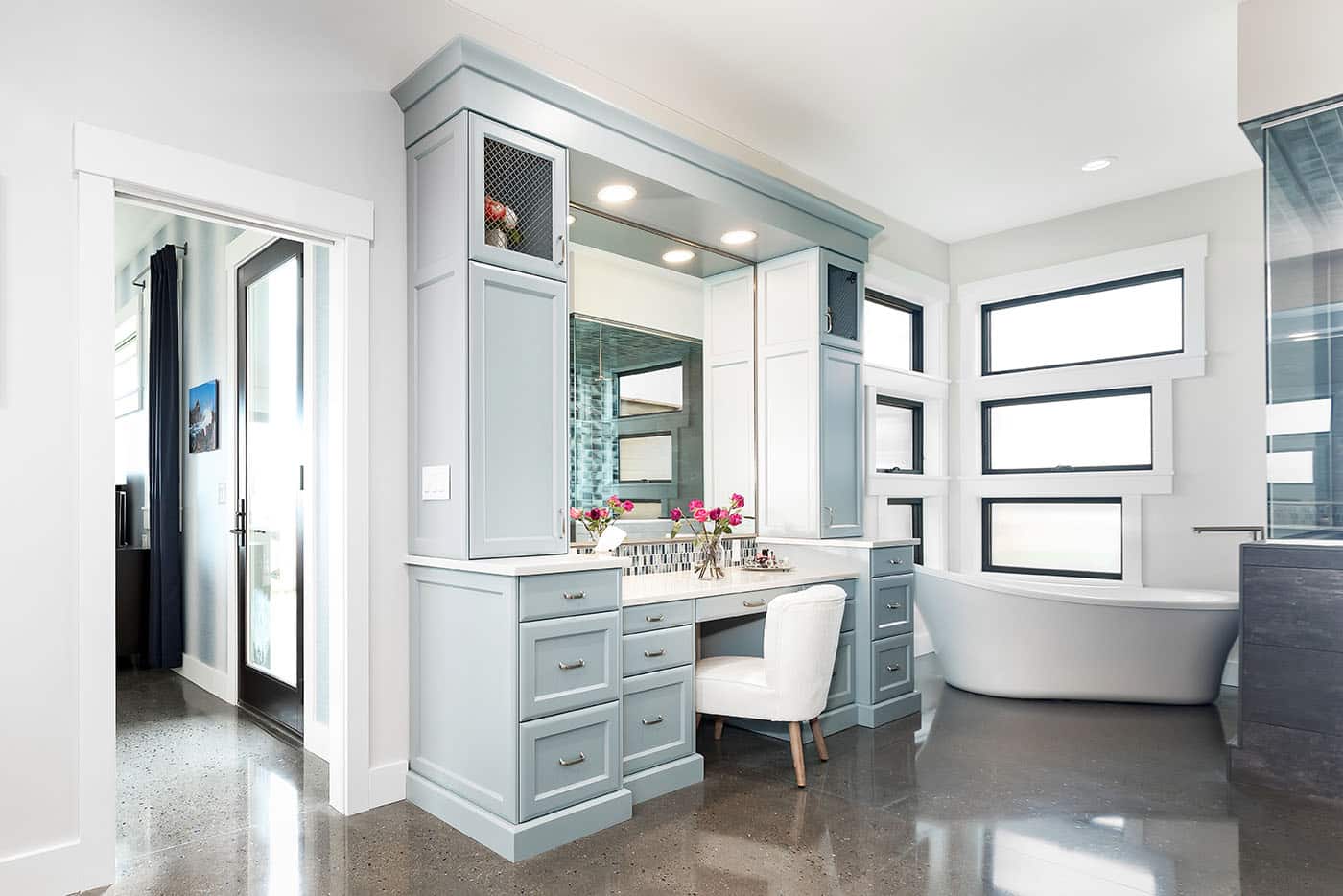 Awning windows in a modern bathroom