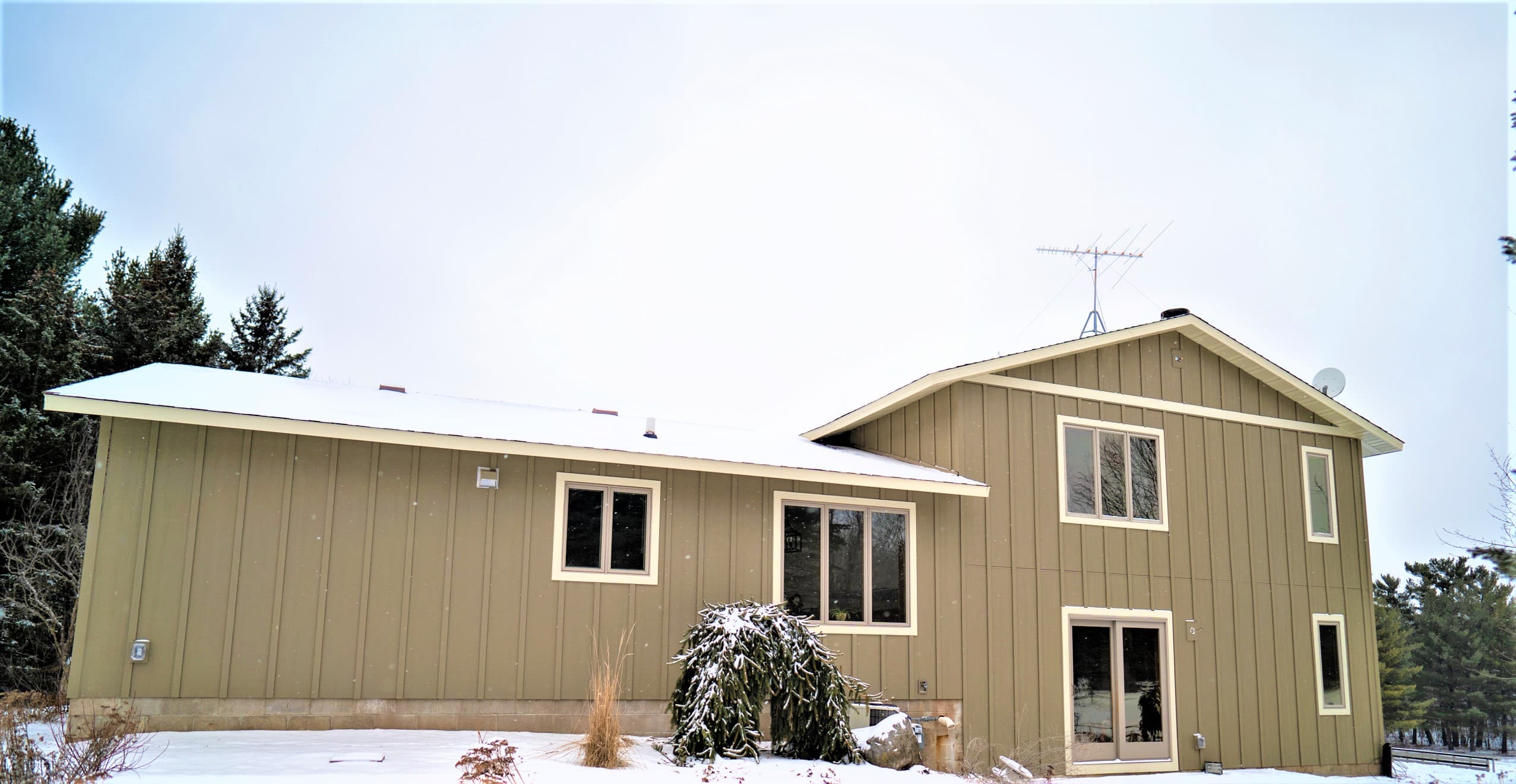 LP® SmartSide® ExpertFinish® Trim & Siding installed on Woodville home